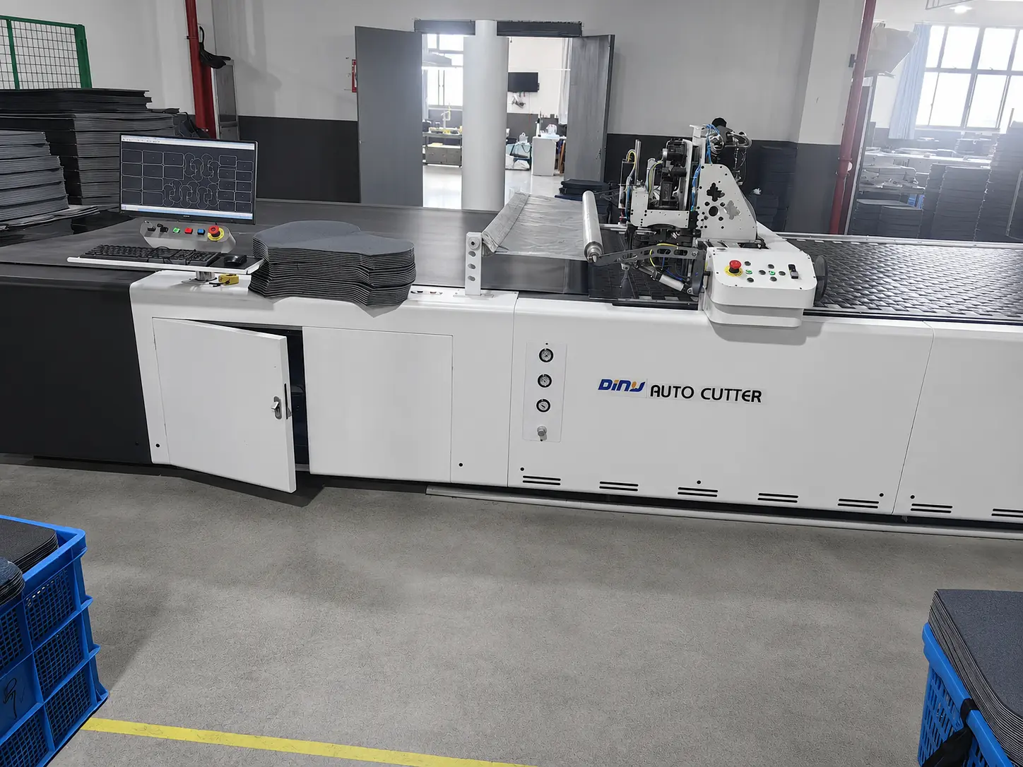 Automatic cutting equipment